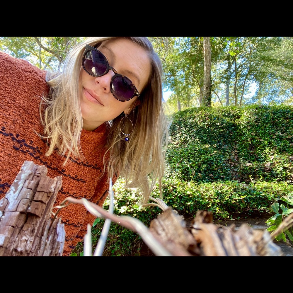 Meet your Posher, Casey